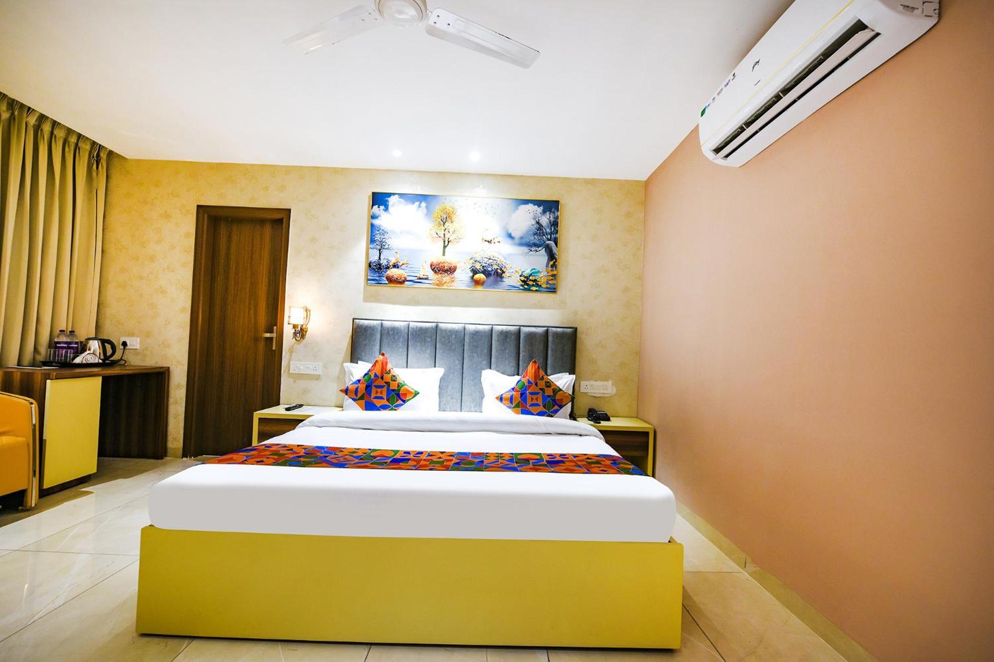 Fabhotel Supreme Suites Ludhiana Exteriör bild