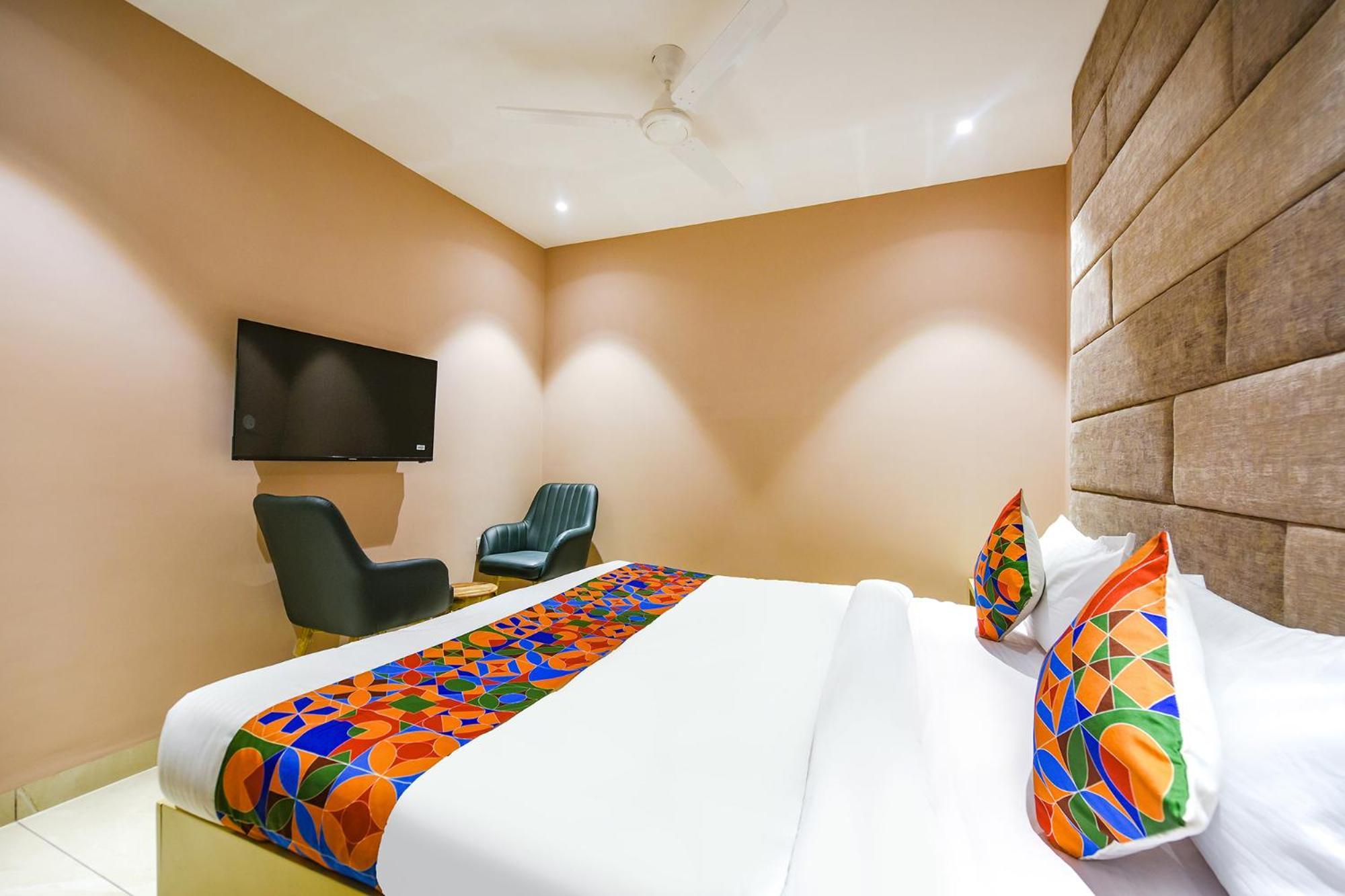 Fabhotel Supreme Suites Ludhiana Exteriör bild