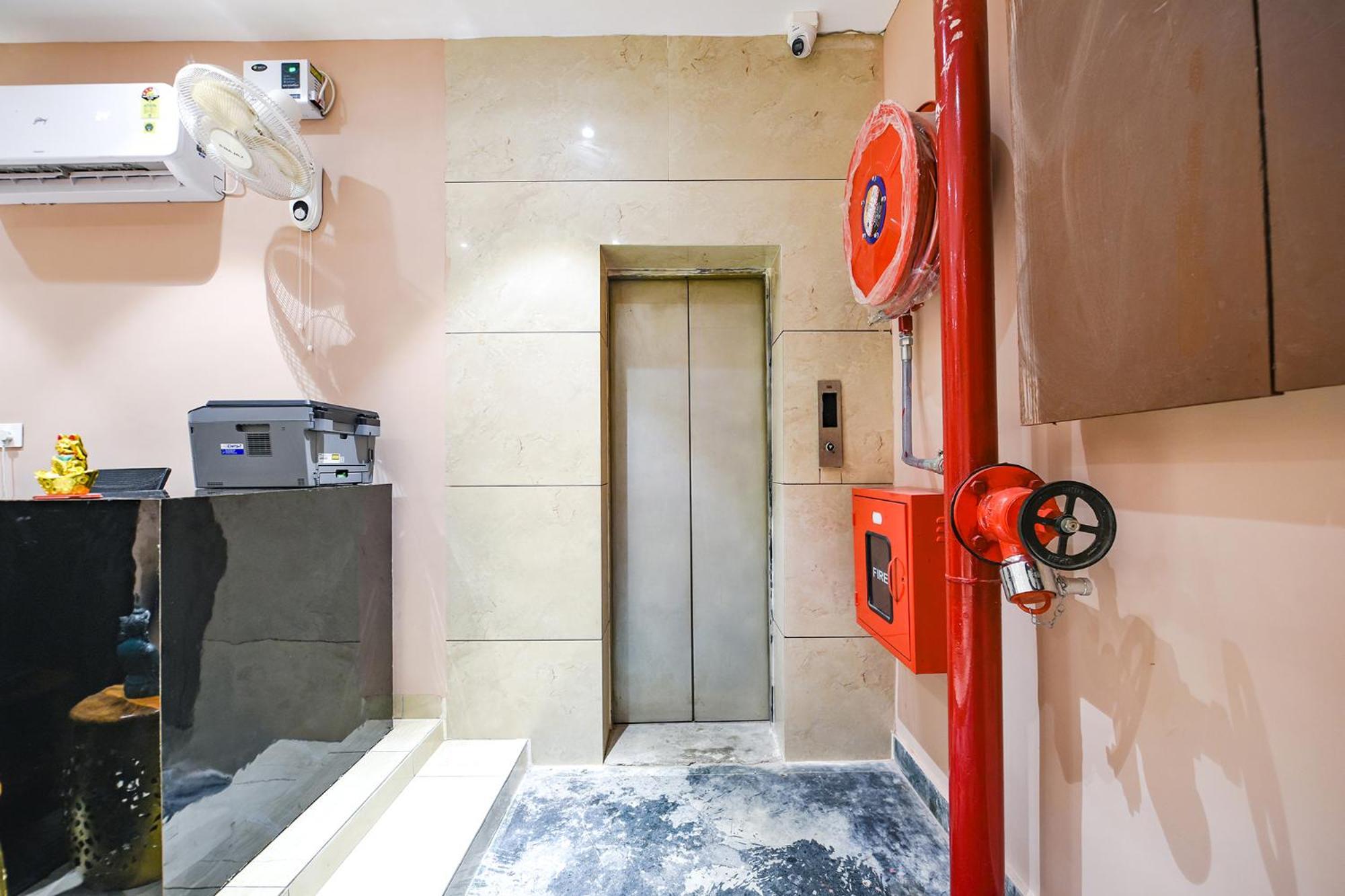 Fabhotel Supreme Suites Ludhiana Exteriör bild