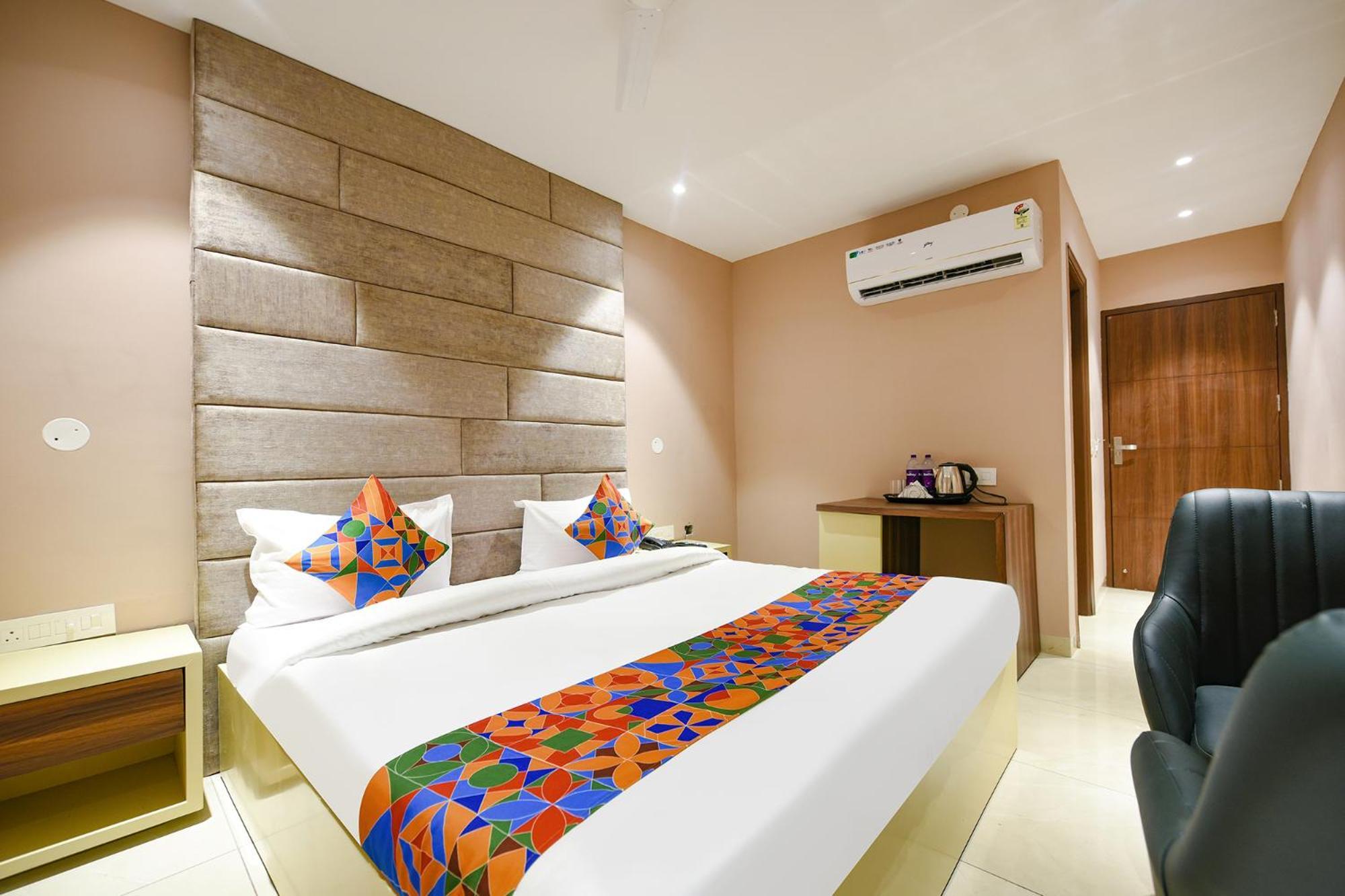 Fabhotel Supreme Suites Ludhiana Exteriör bild