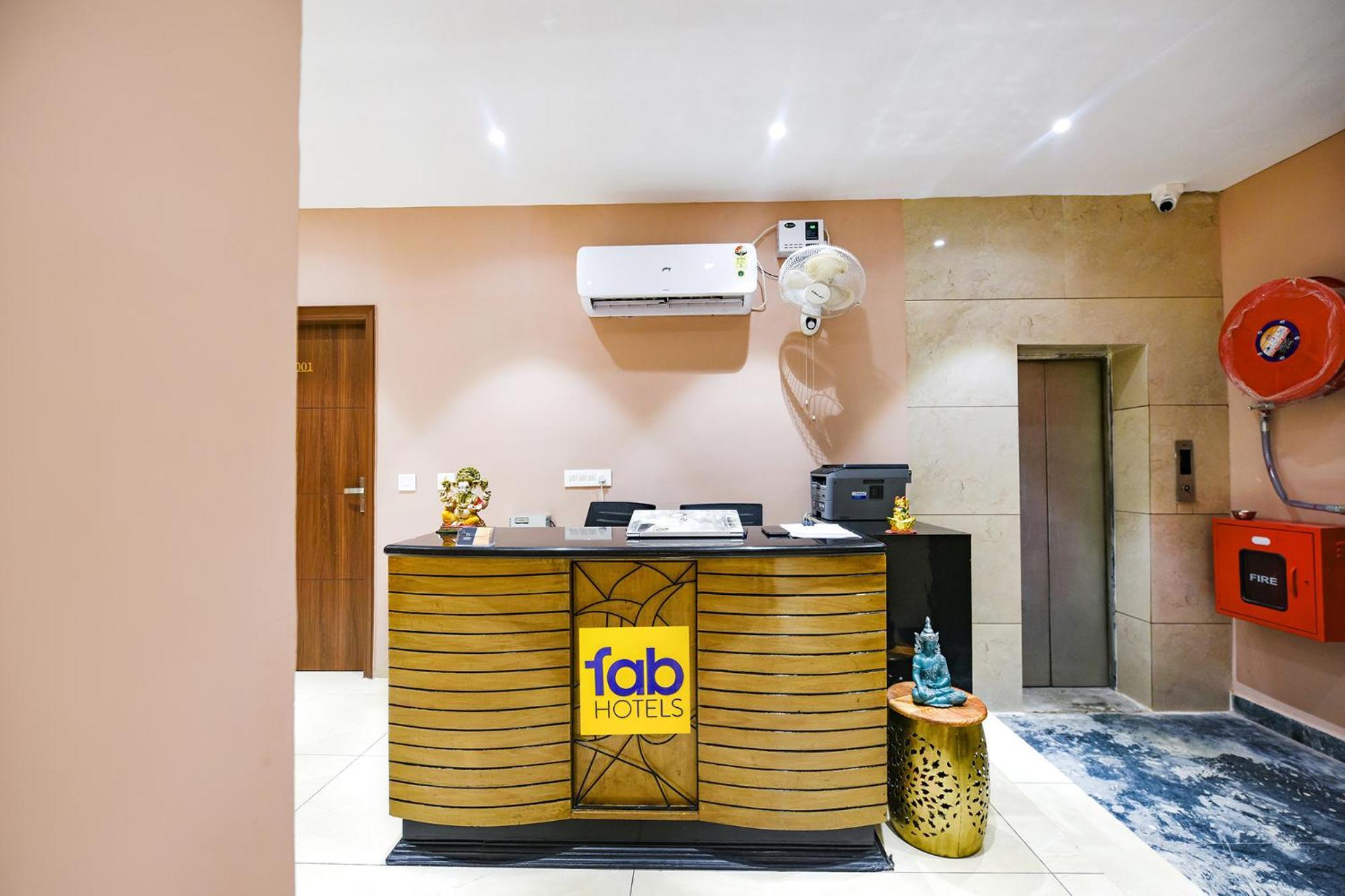 Fabhotel Supreme Suites Ludhiana Exteriör bild