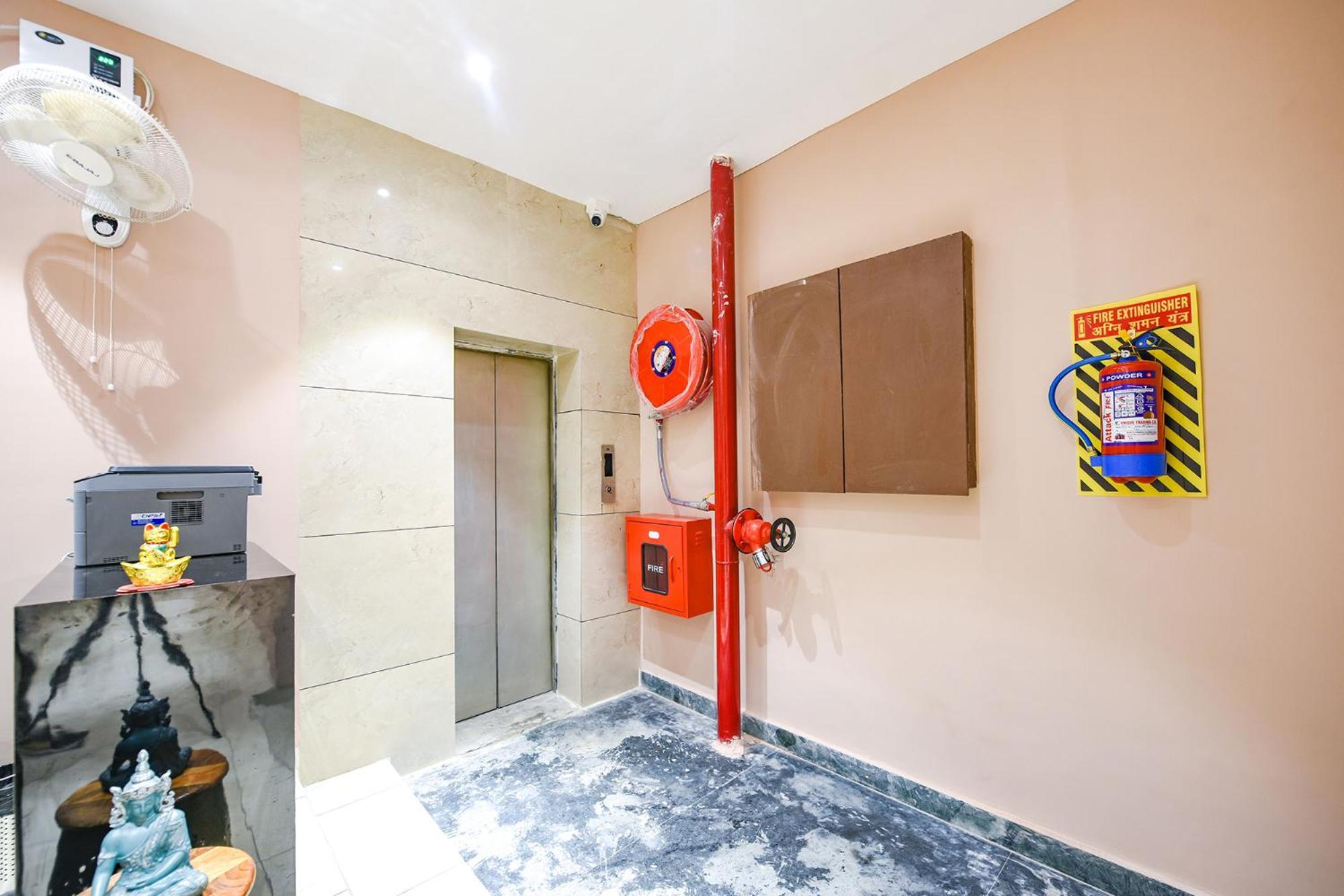 Fabhotel Supreme Suites Ludhiana Exteriör bild