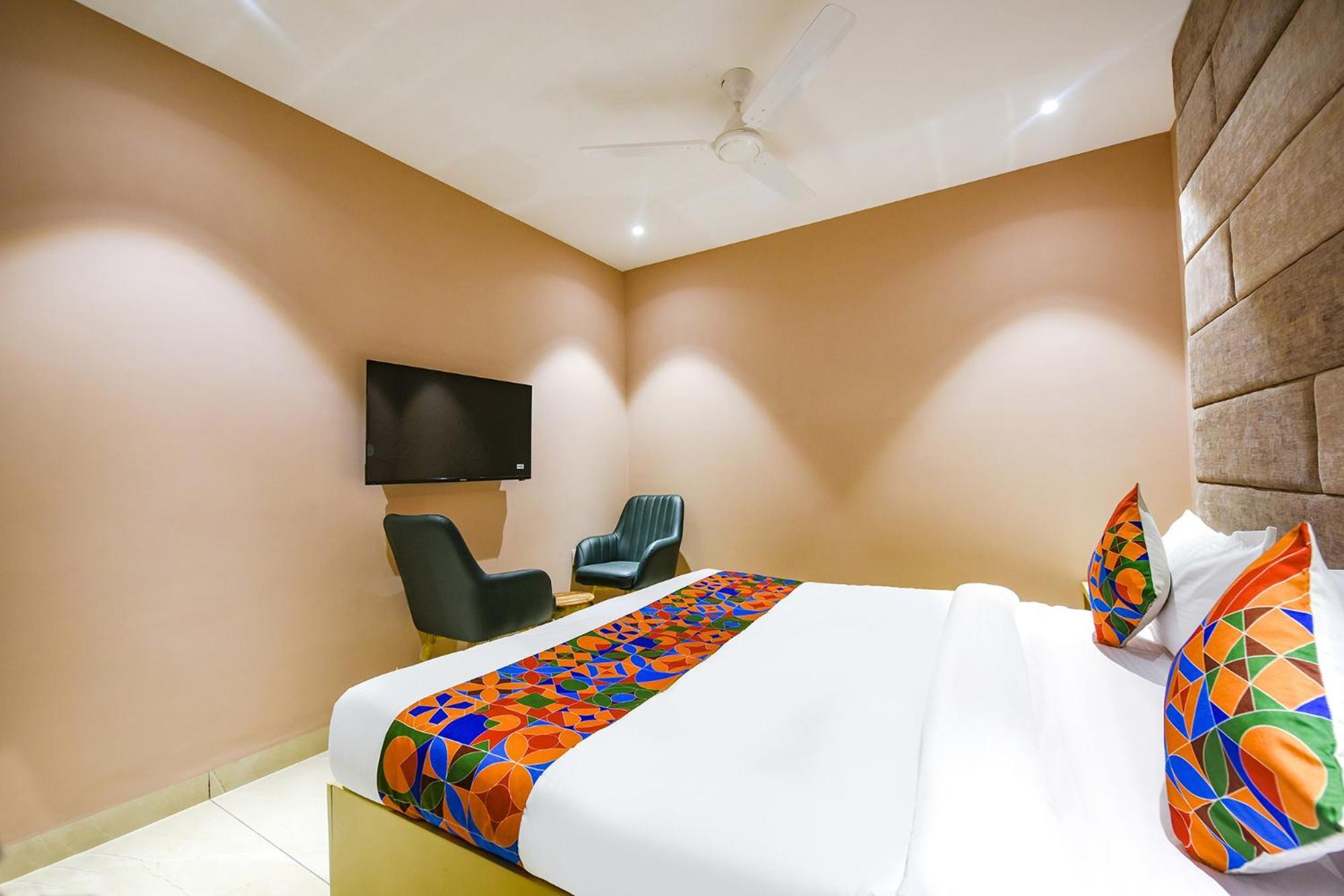 Fabhotel Supreme Suites Ludhiana Exteriör bild